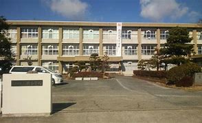 【三木市末広のマンションの小学校】