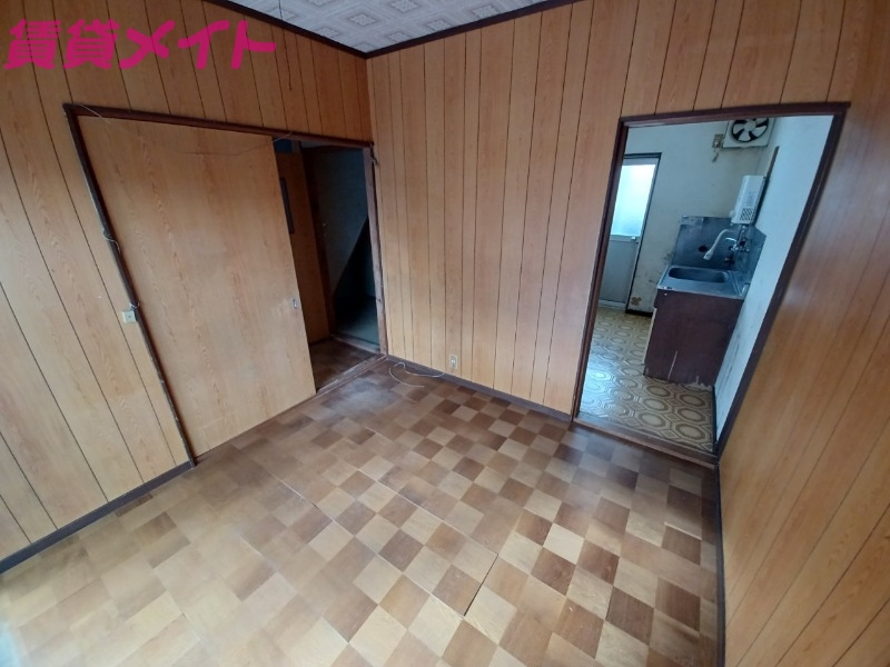 居室・リビング　同型参考写真