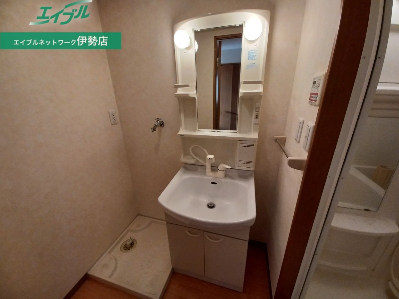 洗面設備　同物件別部屋写真