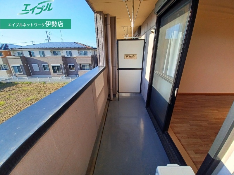 バルコニー　同物件別部屋写真