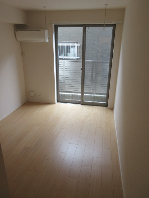 居室・リビング　クローゼット付の洋室６．４帖