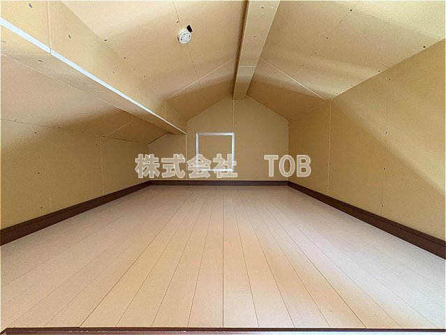 その他　2F　小屋裏収納