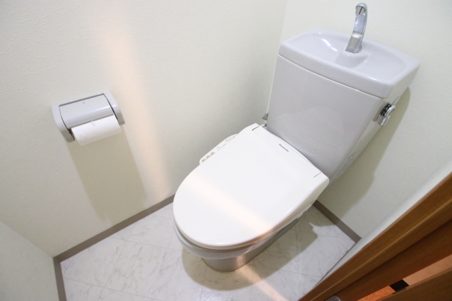 トイレ　※別号室の参考写真です※