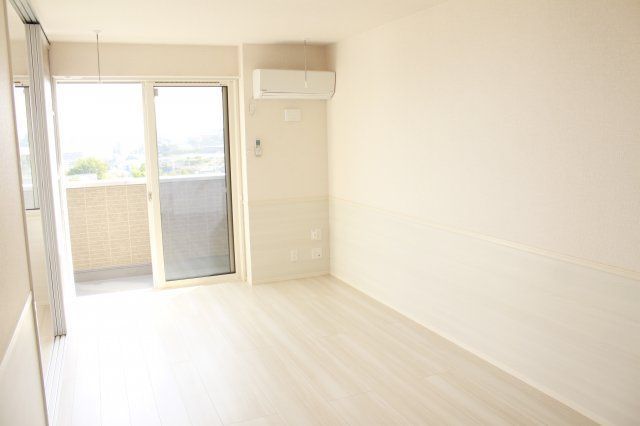 居室・リビング　別のお部屋の写真です。