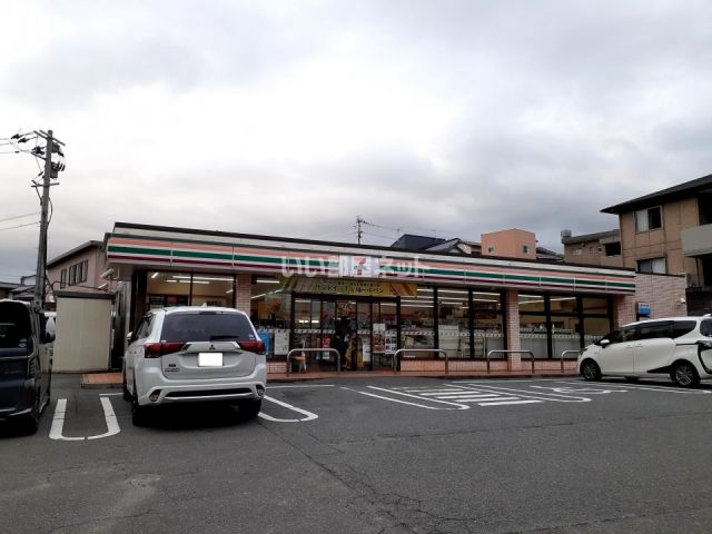コンビニ　セブンイレブン前原駅南２丁目店（コンビニ）まで357m