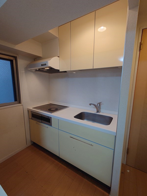 キッチン　※清掃前の写真になります