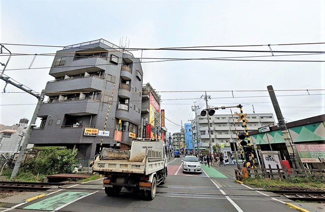 エントランス　南武線の駅目の前！！