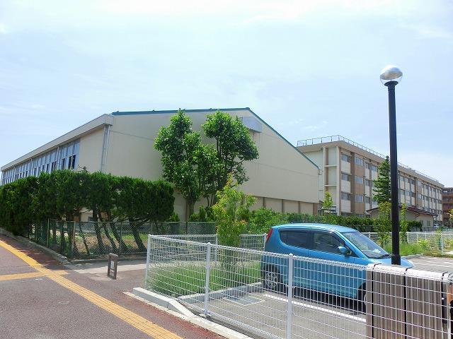 中学校　新潟市立上山中学校（中学校）まで2375m
