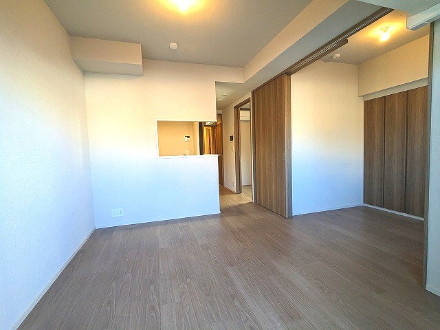 居室・リビング　形の良い室内空間で家具の配置や生活便利です。DKと2.7帖洋