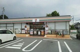 コンビニ　セブンイレブン（コンビニ）まで430m