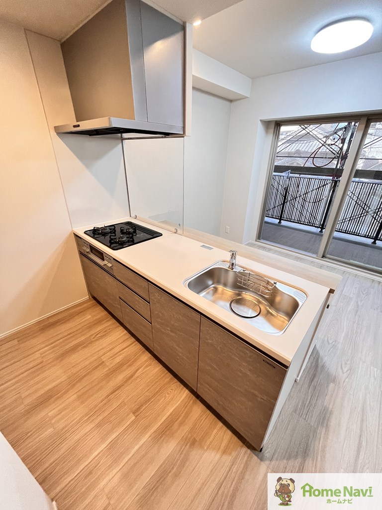 キッチン　3口コンロのシステムキッチン