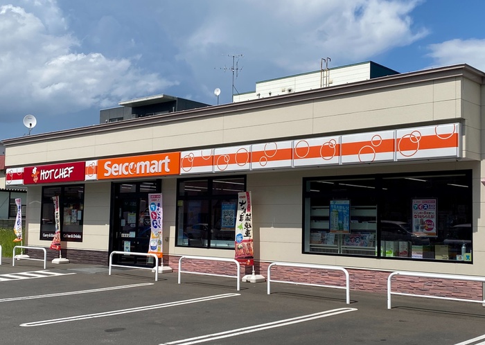 コンビニ　セイコーマート（コンビニ）まで82m