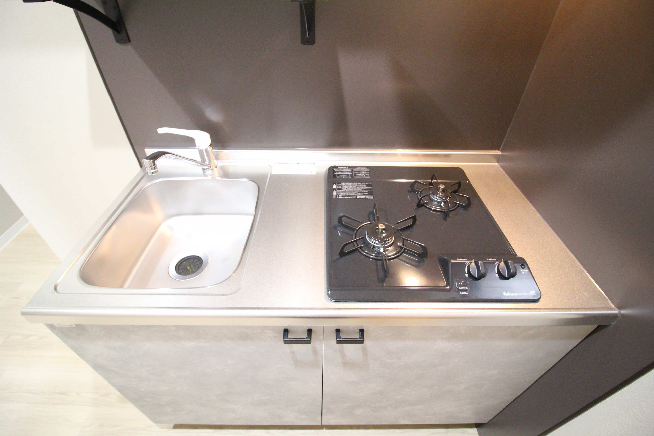 キッチン　2口コンロで同時調理可能！