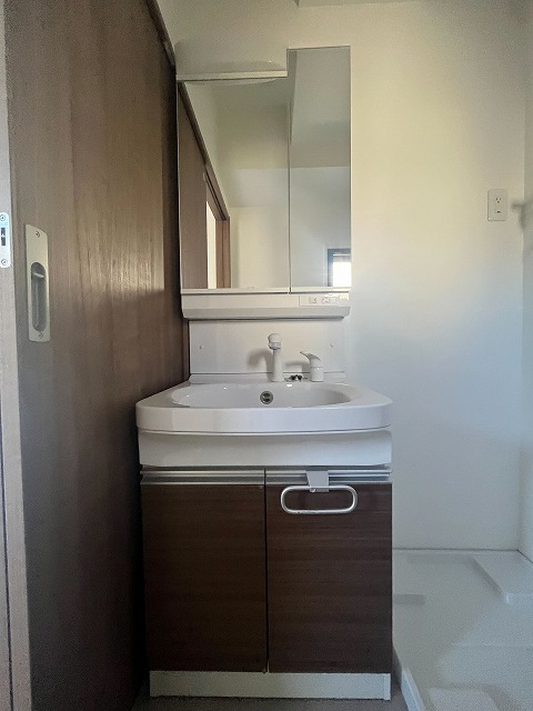 洗面設備　同物件、別号室のものです。