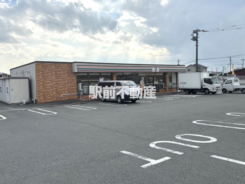 コンビニ　セブンイレブン　小川店（コンビニ）まで700m