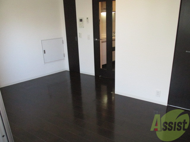 居室・リビング　日当たり良好、風通しのよいリビングは開放感たっぷり