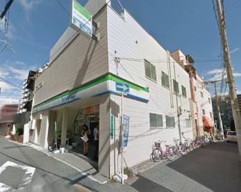 コンビニ　ファミリーマート松崎町二丁目店（コンビニ）まで74m