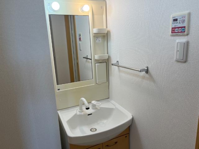 洗面設備　洗髪洗面化粧台