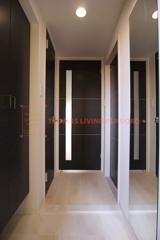 玄関　玄関広々※類似物件参考写真