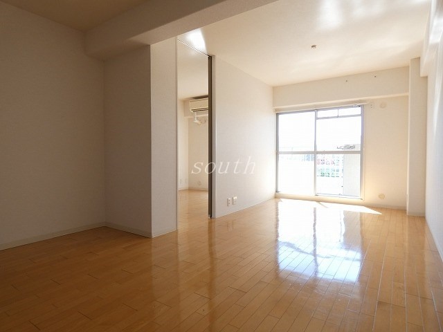 居室・リビング　洗練された清潔感漂う清楚な仕上がり