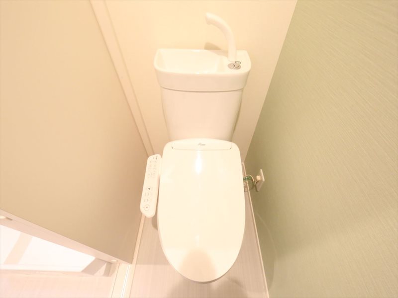 トイレ　温水洗浄便座付トイレ