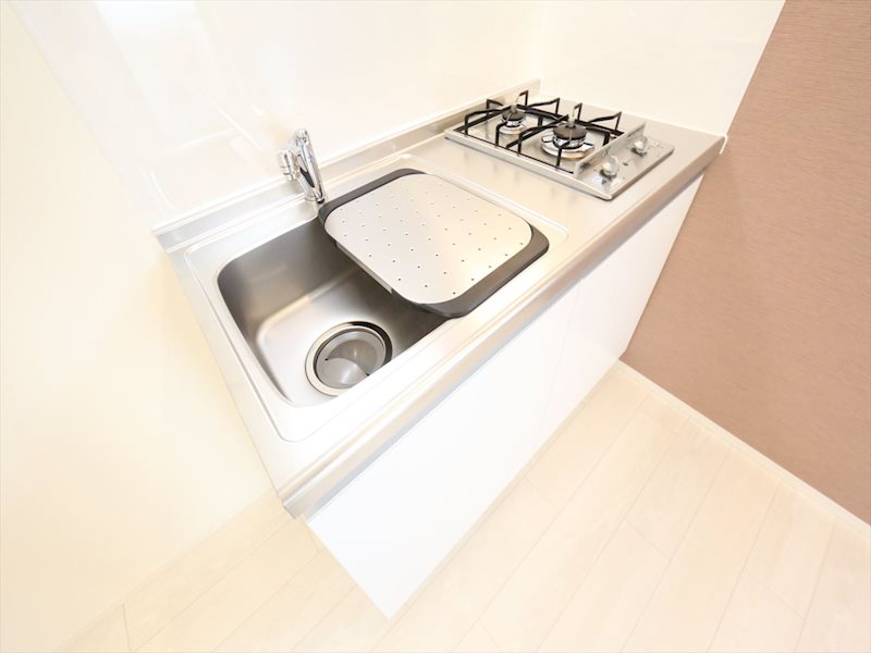 キッチン　システムキッチン（ガス2口コンロ）収納スペース充実しています