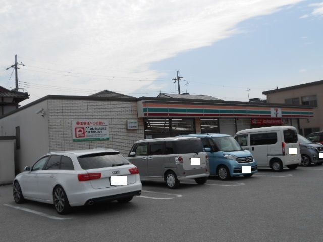 コンビニ　セブンイレブン平田小学校前店様（コンビニ）まで570m