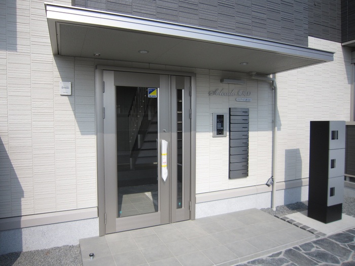 エントランス　清潔なエントランスです