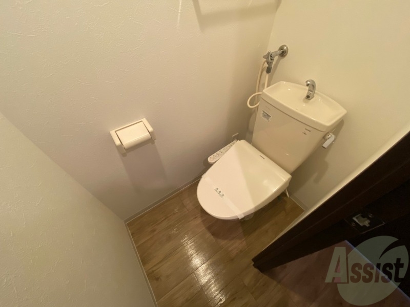 トイレ　ウォシュレット機能がついたトイレ。安心して使用できますね。