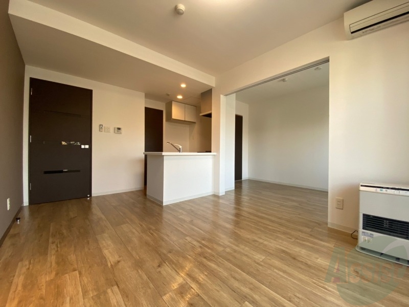 居室・リビング　広くてキレイなお部屋が広がっていて、充実した生活が送れそう。