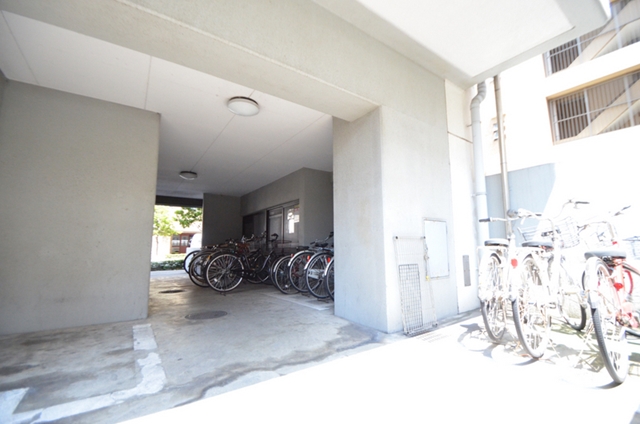 駐車場　自転車の置き場所はここ！意外と沢山入ります！