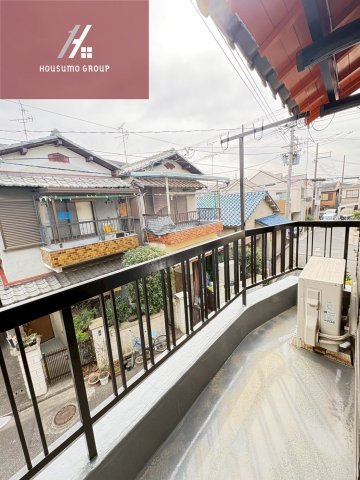 バルコニー　外からの目が気にならないバルコニーで洗濯物が干せます