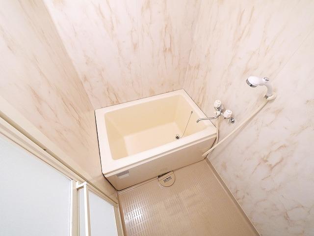 バス・シャワールーム　お風呂で日々の疲れを落としましょう