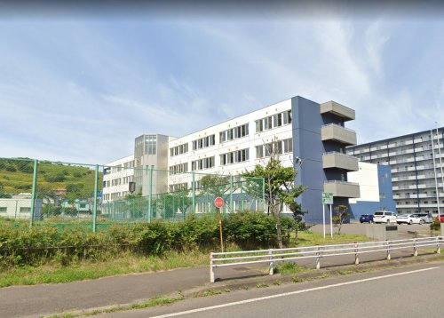 中学校　室蘭市立 翔陽中学校（中学校）まで988m