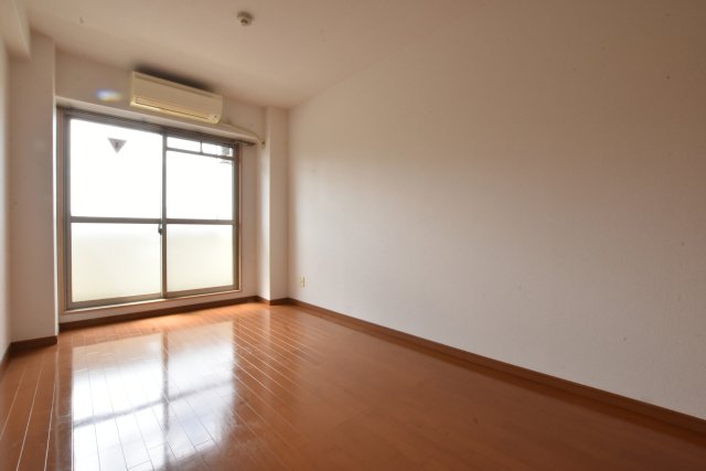 居室・リビング　別号室画像。ご参考下さい