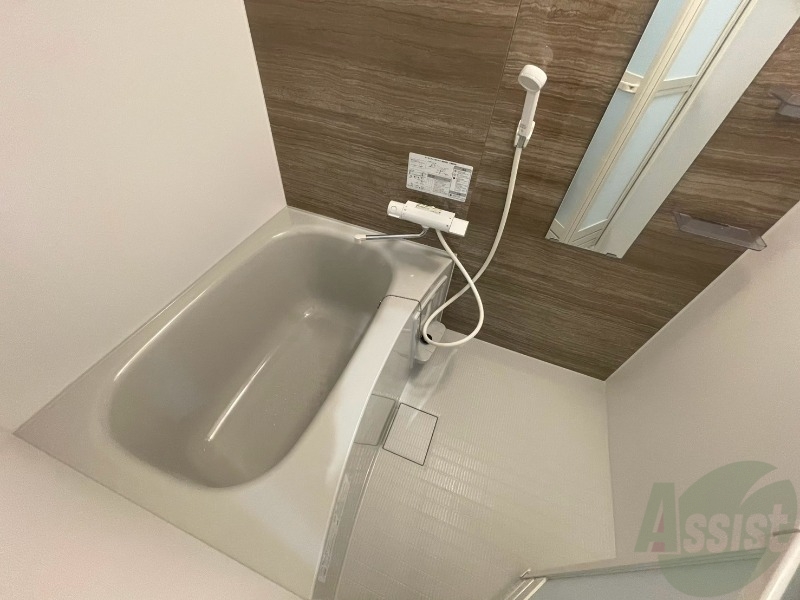 バス・シャワールーム　お風呂になります。一日の疲れを癒してくださいね。