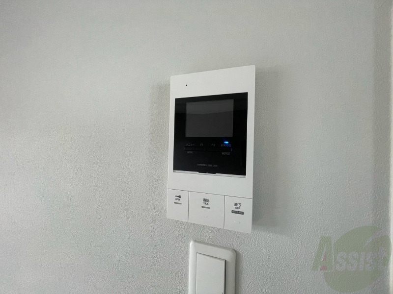 セキュリティ　ＴＶモニター付インターホンです。来客者の顔が見えるので安心！