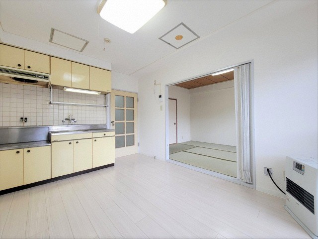 居室・リビング　※別号室参考写真