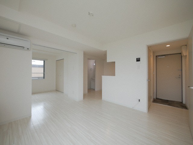 居室・リビング　☆9帖のリビングです♪