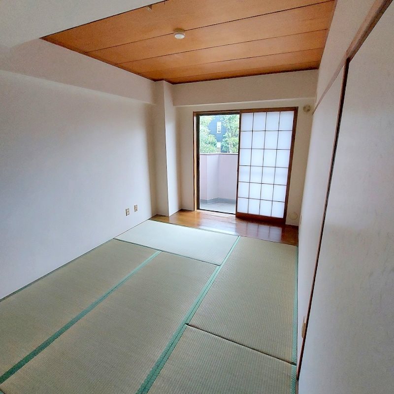 その他部屋・スペース　和室６帖バルコニー面で明るい和室　同室参考写真