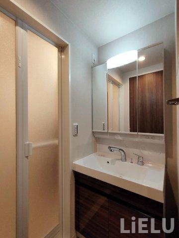 洗面設備　同シリーズ物件のモデルルームになります※現況優先