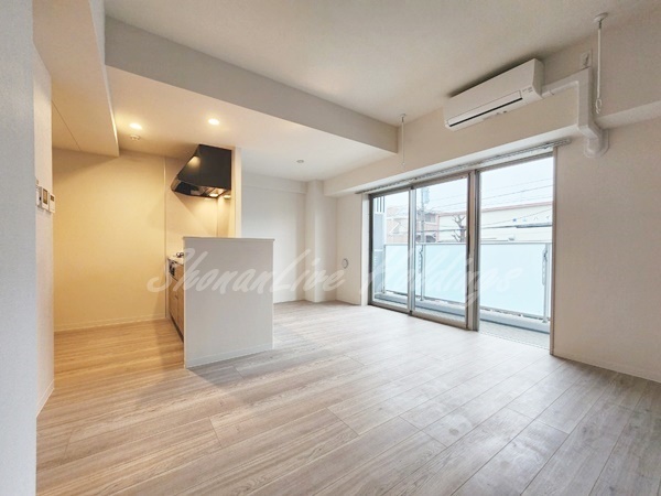 居室・リビング　こちらのリビングで趣味の時間をお楽しみください