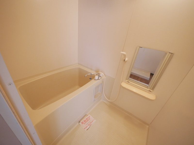 バス・シャワールーム　シャワー