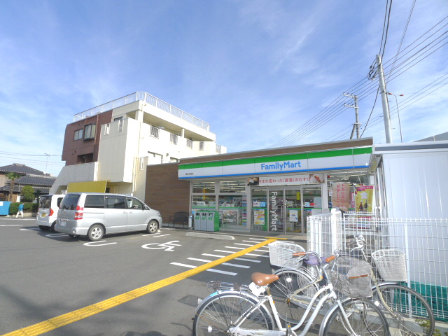 コンビニ　ファミリーマート 越谷大里店（コンビニ）まで261m