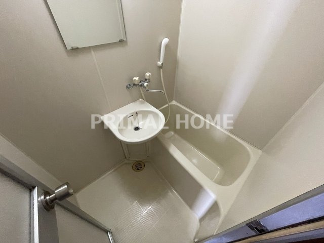 バス・シャワールーム　落ち着いた空間のお風呂です