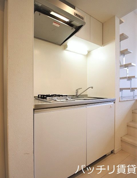 キッチン　別号室タイプの為、現状を優先致します。