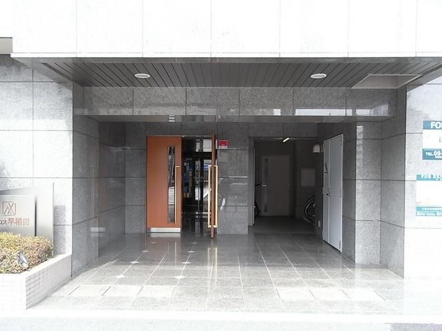 エントランス　オートロック付きのエントランス