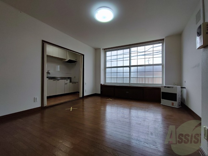 居室・リビング　広くてキレイなお部屋が広がっていて、充実した生活が送れそう。