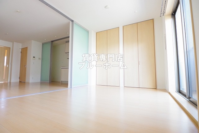 その他部屋・スペース　7.7帖の明るい洋室！