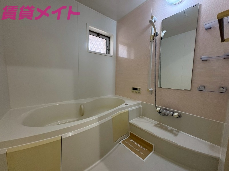 バス・シャワールーム　同型参考写真